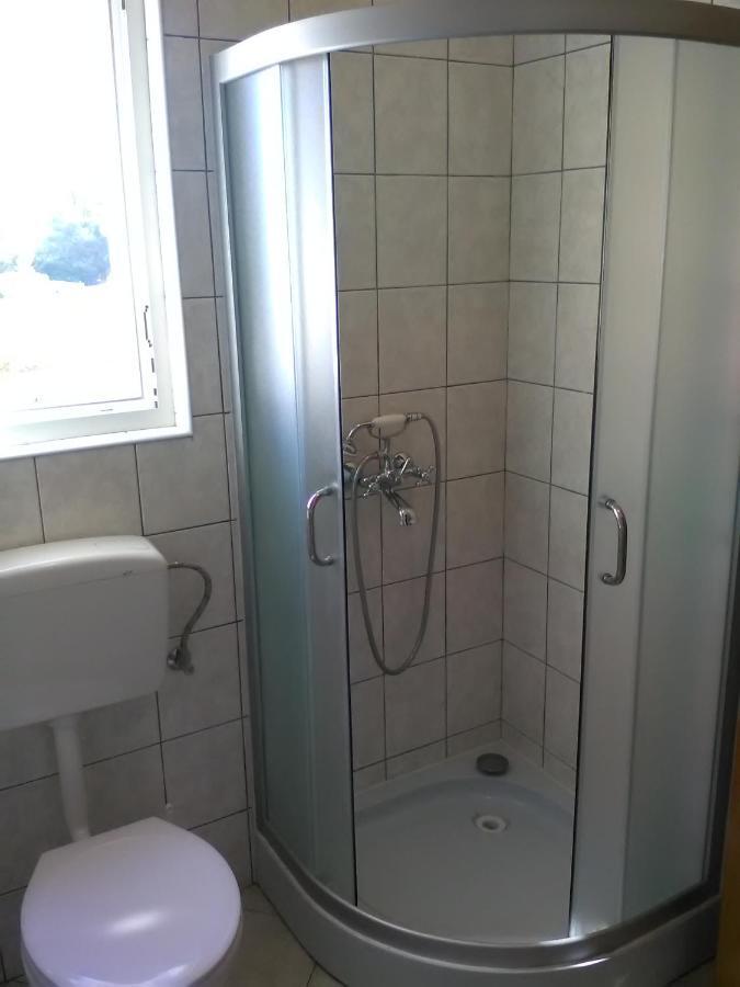 Apartments Zvonimir,Place By The Sea Mirce Exterior foto